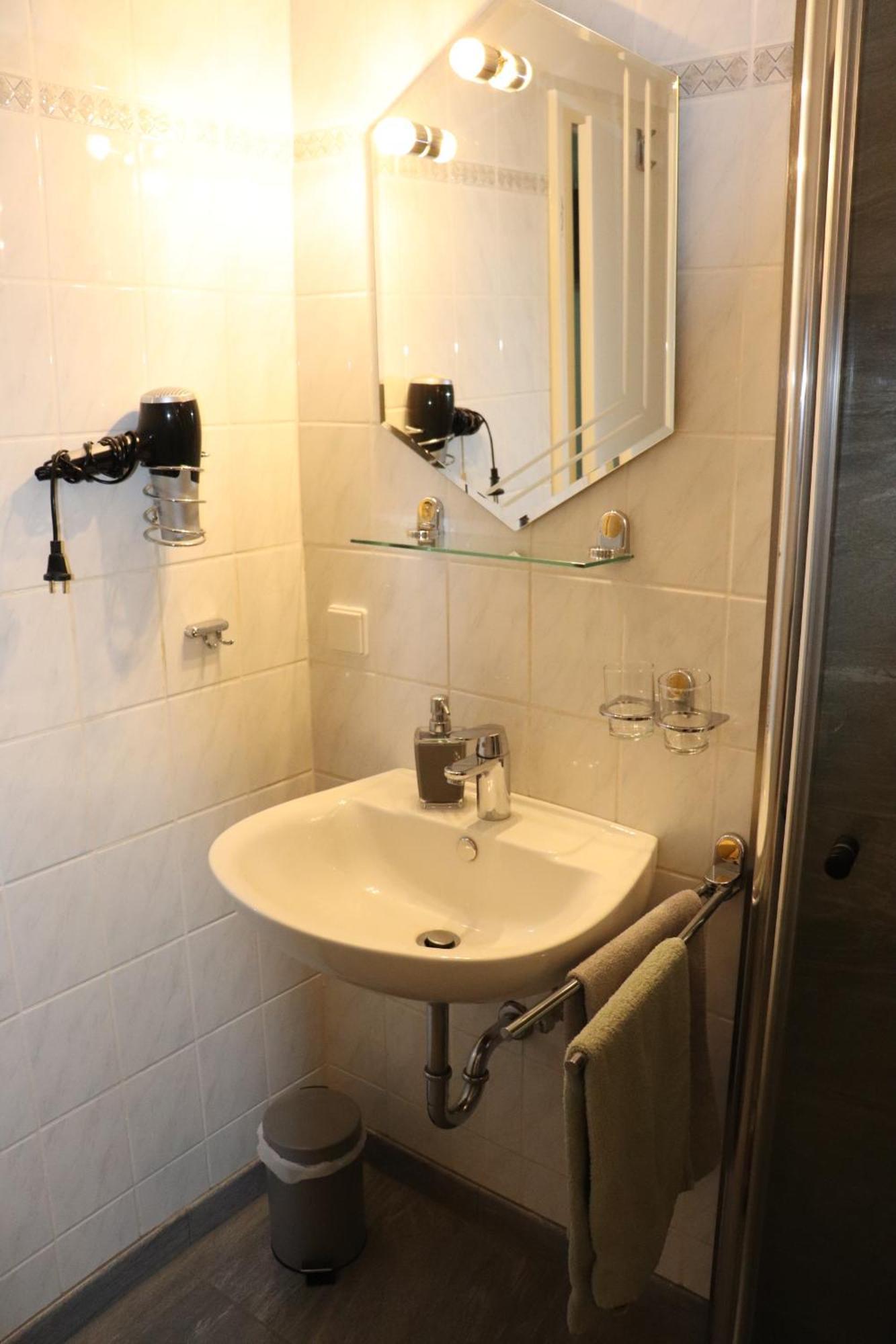 Pension Und Apartment Landhaus Fricke Calden Esterno foto